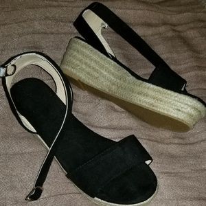 Espadrille platform sandals